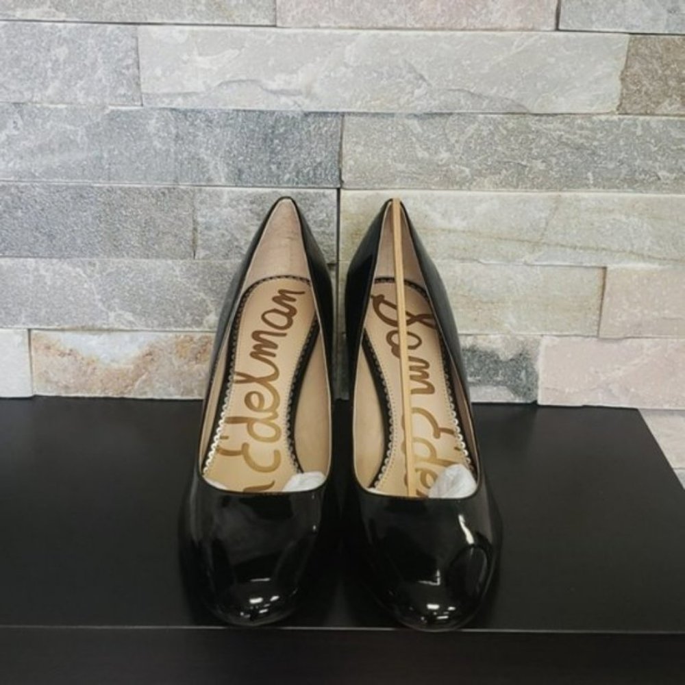 Sugar Tessa Ankle Bootie - Picture 2 of 7